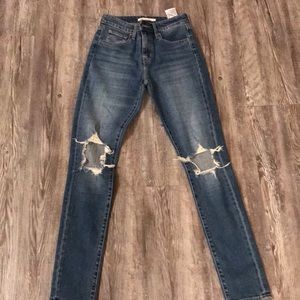 Levi knee hole skinny jeans
